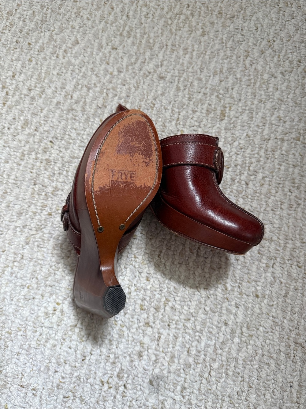Frye Women's Brown Leather Buckle Mule Clogs - Picture 4 of 4